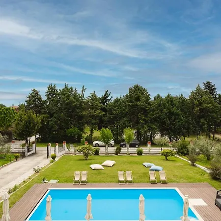 Konukevi Kalisun Pool House By Georgalas