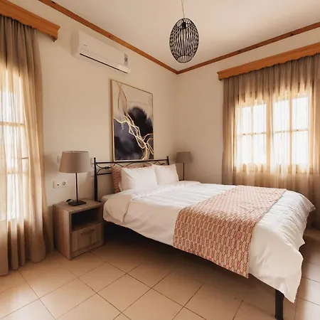 Kalisun Pool House By Georgalas