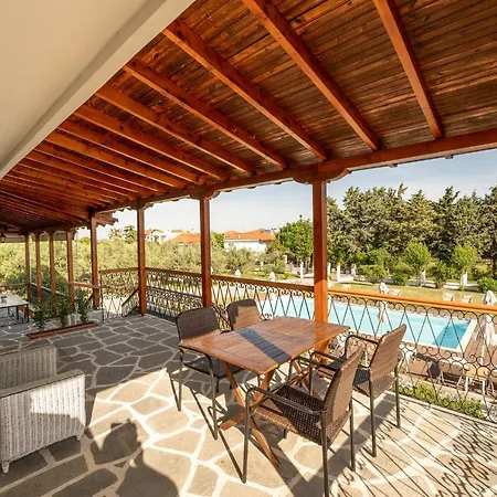 Kalisun Pool House By Georgalas Konukevi Nea Kallikrateia