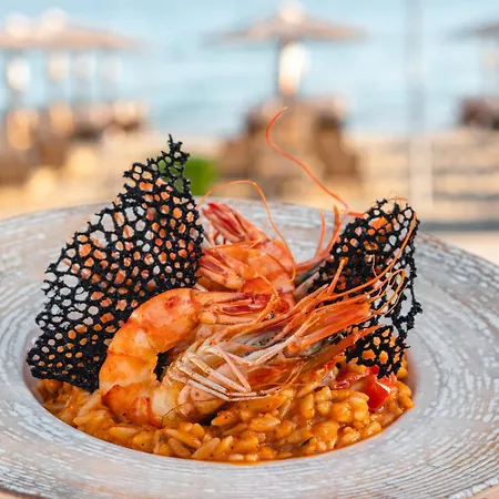 Kalisun Pool House By Georgalas